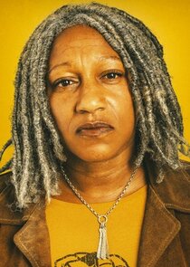 Clare Perkins
as Myrna Okeke