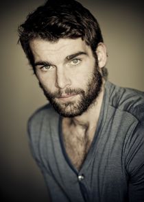 Stanley Weber
as Pierre