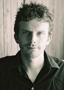 Leon Ford
as Ian Gibson