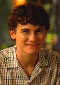 Sam Nivola
as Lochlan Ratliff