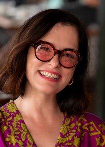 Parker Posey
as Victoria Ratliff