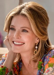 Meghann Fahy
as Daphne Sullivan