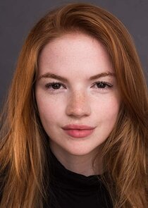 Ceara Coveney
as Elayne Trakand