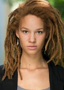 Ayoola Smart
as Aviendha