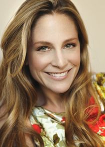 Tara Spencer-Nairn
as Daina