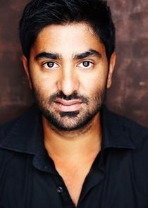 Chum Ehelepola
as Dennis Tibb