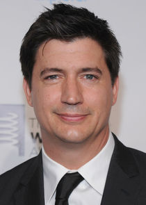 Ken Marino
as Harry Hollinger