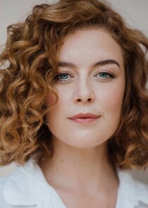 Nikki Shiels
as Fran Robinson