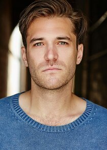 Nic English
as Robbie Carter