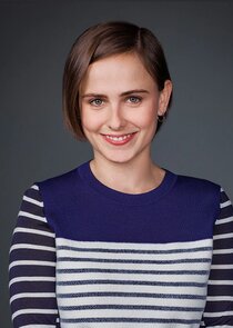 Pauline Chalamet
as Kimberly Finkle