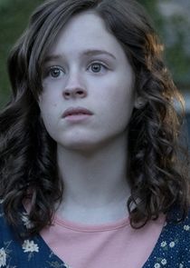 Lulu Wilson
as Young Shirley