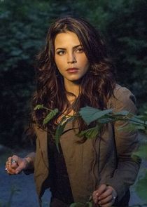 Jenna Dewan
as Freya Beauchamp