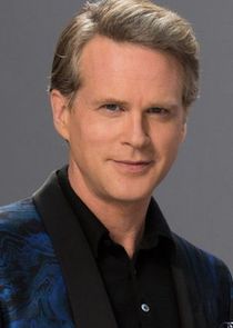Cary Elwes
as Arthur Davenport
