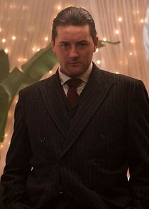 Emmett Skilton
as Sam Giancana