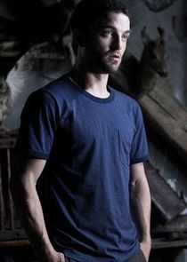 Guillaume Gouix
as Serge