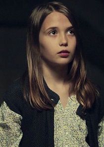 Brune Martin
as Chloé