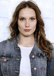 Ana Girardot
as Lucy Clarsen