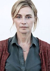 Anne Consigny
as Claire