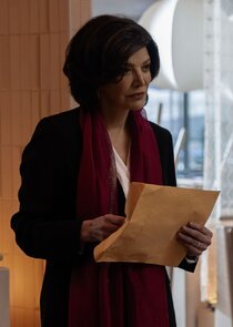 Shohreh Aghdashloo
as Nadia Maroni