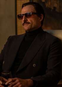 Mark Strong
as Carmine Falcone