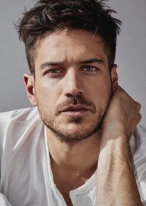 Marco Pigossi
as Dylan