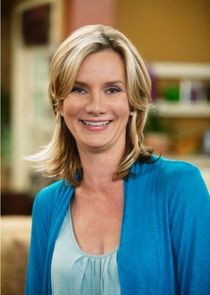 Beth Littleford
as Suzanne Berger