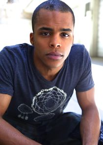 Chris Warren, Jr.
as Patterson