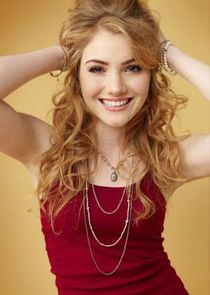 Skyler Samuels
as Chloe King