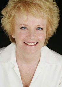 Lynne Lipton
as Luna