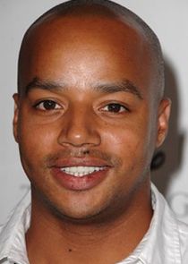 Donald Faison
as Phil Chase