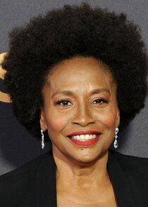 Jenifer Lewis
as Pearl