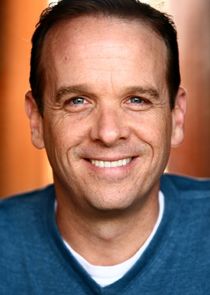 Donald Sage MacKay
as Henry Allan