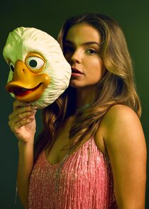 Alice Nokes
as Sophia Leigh