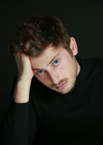 Amit Rahav
as Thomas Lovegrove