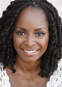 Crystal Fox
as Izzy Fontaine