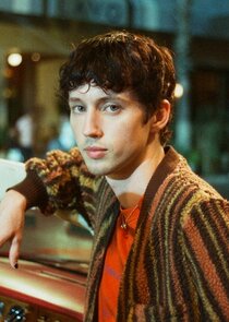 Troye Sivan
as Xander