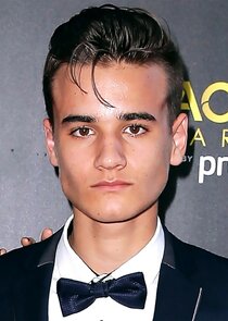 Will McDonald
as Gidge