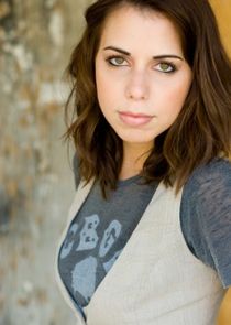 Laura Bailey
as Elaina