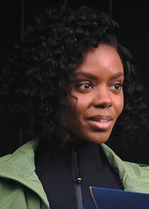 Ashleigh Murray
as Zenzi Fullington