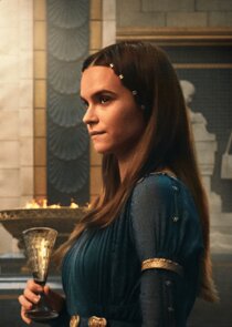 Ema Horvath
as Eärien