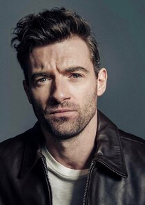 Stuart Martin
as Leif