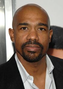 Michael Beach
as Dan Carter