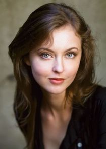 Katharine Isabelle
as Vera Stone