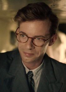 Luke Treadaway
as Matthew Webb