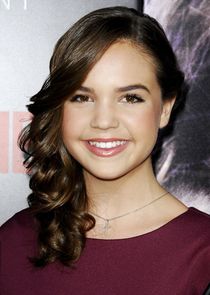 Bailee Madison
as Drew Darrow