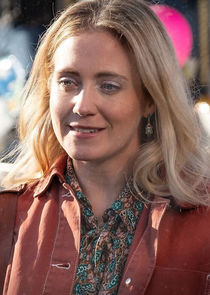 Bea Santos
as Trudy Hardy