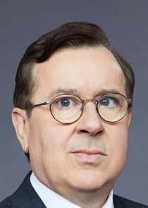 Jeremy Swift
as Leslie Higgins