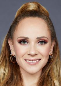 Juno Temple
as Keeley Jones