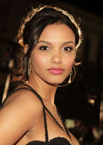 Jessica Lucas
as Billie Sutton