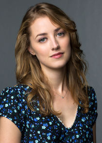 Ella Rae Peck
as Heather